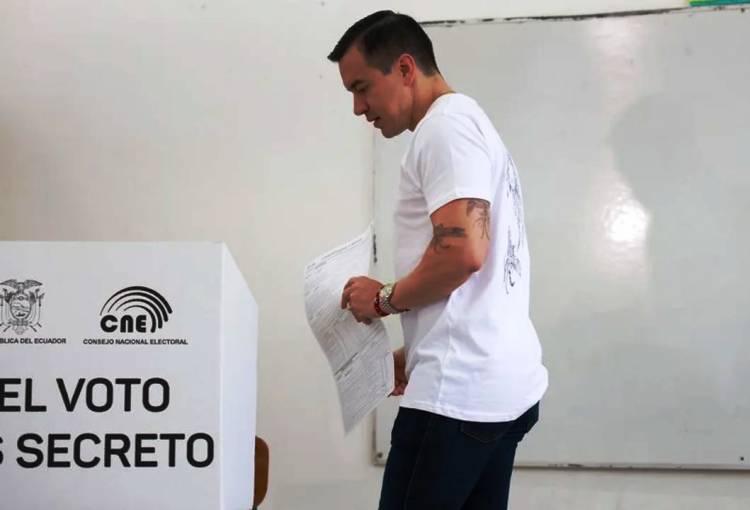ECUADOR: RECHAZO A LA REFORMA CONSTITUCIONAL Y LAS MEDIDAS IMPULSADAS POR NOBOA