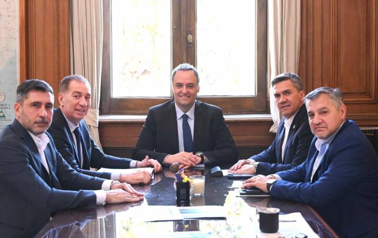 BS. AS: ZDERO SE REUNIÓ CON ADORNI Y SANTILLI EN CASA ROSADA