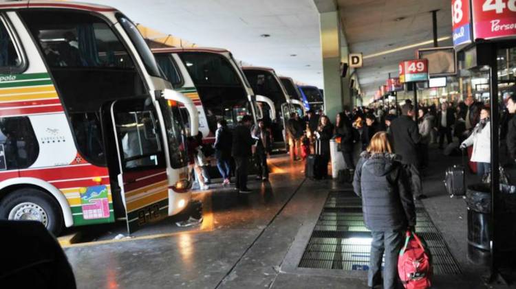 FIN DE SEMANA LARGO NOVIEMBRE 2025: QUÉ DÍA ES FERIADO Y CUÁL ES NO LABORABLE