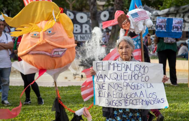 PROTESTA CONTRA LA INTERVENCIÓN A VENEZUELA