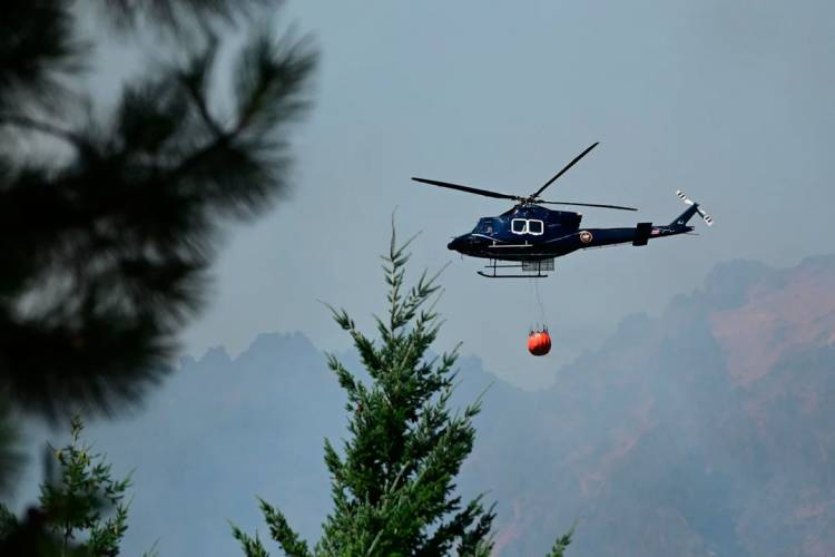 OFICIALIZAN LA EMERGENCIA ÍGNEA Y ZONA DE DESASTRE EN SANTA CRUZ POR LOS INCENDIOS EN LOS GLACIARES