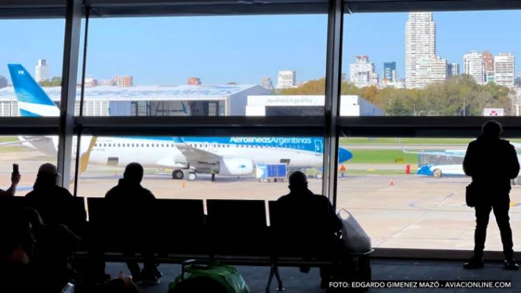 MUJERES DE LA INDUSTRIA AERONÁUTICA PODRÁN ACCEDER A BECAS DE POSGRADO