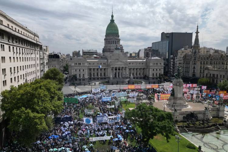 VARIOS GREMIOS ANTICIPARON QUE MARCHARÁN EL JUEVES CONTRA LA REFORMA LABORAL