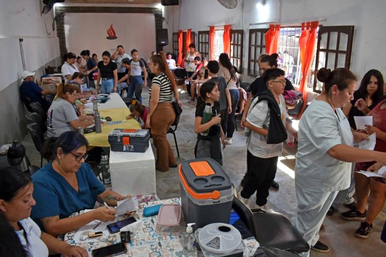 EXITOSO OPERATIVO “FEBRERO EN ACCIÓN” EN BARRANQUERAS: REFUERZAN ATENCIONES SANITARIAS PARA LA VUELTA A CLASES