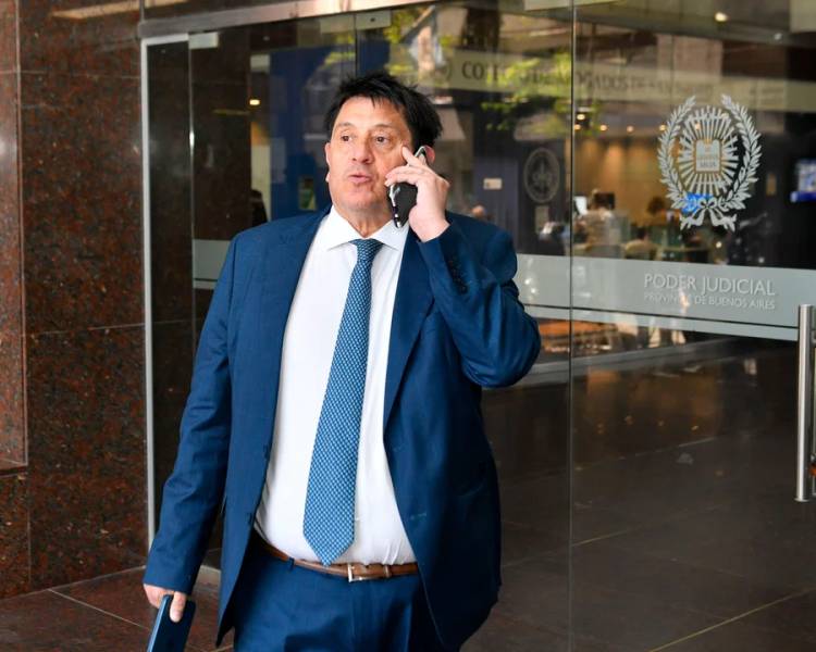 ESCÁNDALO EN EL CASO MARADONA: DENUNCIAN QUE FISCALES SE "OLVIDARON" DE LLEVAR PRUEBAS PARA EMPEZAR UN JUICIO
