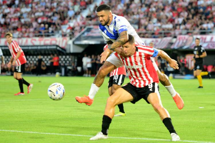 TORNEO APERTURA: VÉLEZ ES UNO DE LOS DOS INVICTOS TRAS OCHO FECHAS