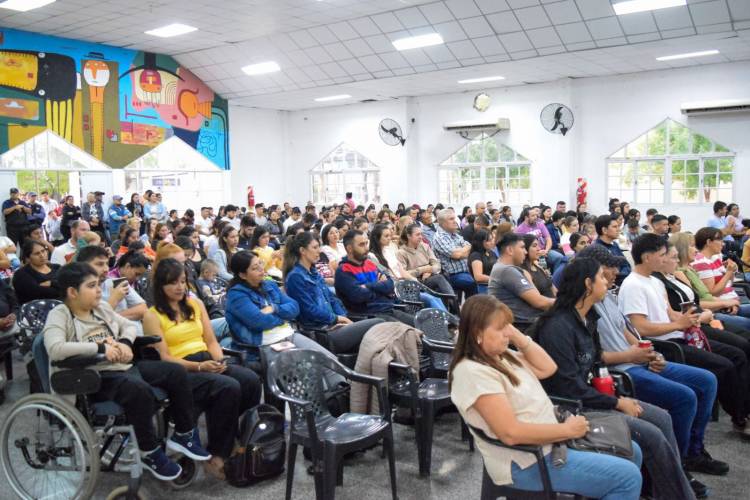EL IPDUV REALIZÓ EL SORTEO PÚBLICO DE VIVIENDAS EN CORONEL DU GRATY