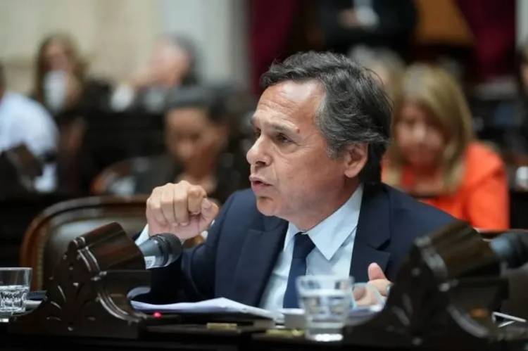CUÁL ES EL ÚLTIMO PROYECTO DE LEY PARA REGULAR LA INTELIGENCIA ARTIFICIAL EN LA ARGENTINA Y CUÁLES SON SUS PILARES