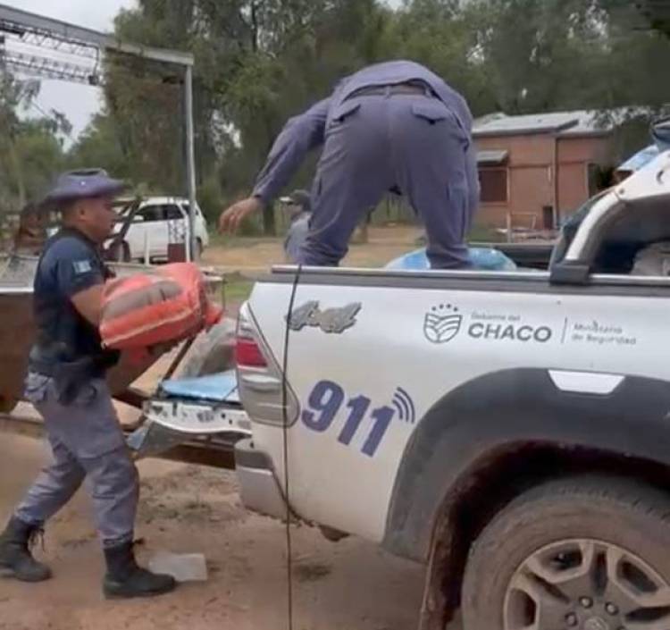 EL IMPENETRABLE: CONTINÚA LA ASISTENCIA DEL GOBIERNO PROVINCIAL A FAMILIAS AFECTADAS POR INUNDACIONES