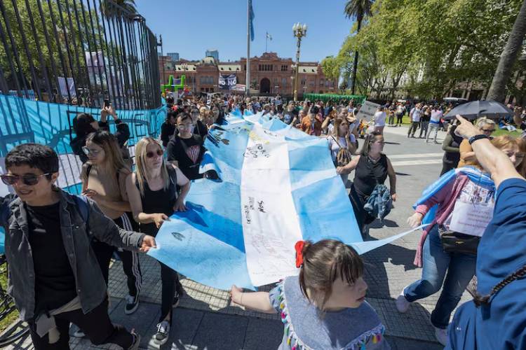 EL AJUSTE EN DISCAPACIDAD NO TIENE FIN: DENUNCIAN QUE LA SITUACIÓN ES “TERMINAL” POR LAS DEUDAS DE INCLUIR SALUD