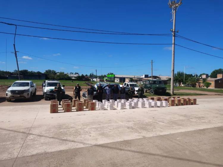 DECOMISARON DOS CARGAMENTOS DE CIGARRILLOS DE CONTRABANDO VALUADOS EN MÁS DE $ 64 MILLONES