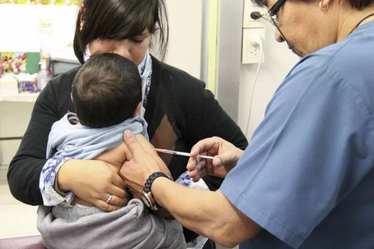 EL DESCENSO EN LA VACUNACIÓN DE NIÑOS Y ADOLESCENTES ENCENDIÓ LAS ALARMAS