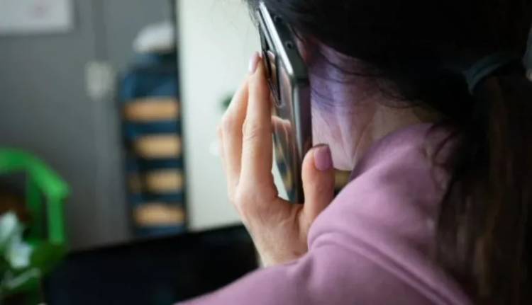 DELINCUENTES ESTAFARON TELEFÓNICAMENTE A UNA MUJER: LE ROBARON MÁS DE $ 8 MILLONES