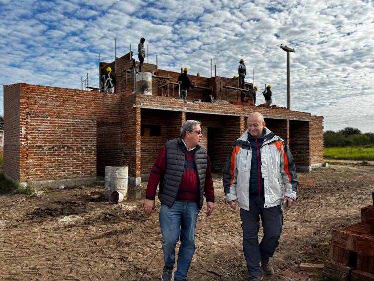 EL GOBIERNO PROVINCIAL AVANZA CON LA CONSTRUCCIÓN DE VIVIENDAS EN EL BARRIO SANTA RITA DE SÁENZ PEÑA