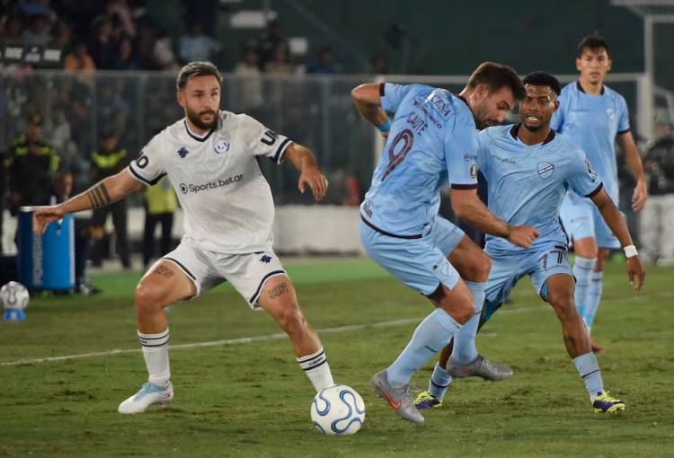 INDEPENDIENTE RIVADAVIA LE GANÓ A BOLÍVAR Y ES EL SEGUNDO MEJOR PRIMERO DE LA LIBERTADORES