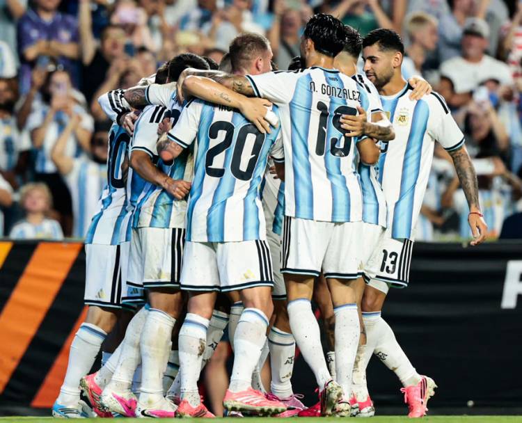 SE CONFIRMÓ EL ÁRBITRO PARA EL DEBUT DE LA SELECCIÓN ARGENTINA EN EL MUNDIAL 2026: EL INOLVIDABLE ANTECEDENTE