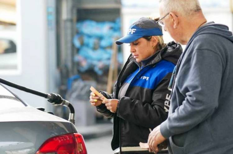 LA NAFTA AUMENTÓ UN 24,3?SDE EL INICIO DE LA GUERRA EN ARGENTINA Y ES LA MAYOR SUBA DE LA REGIÓN