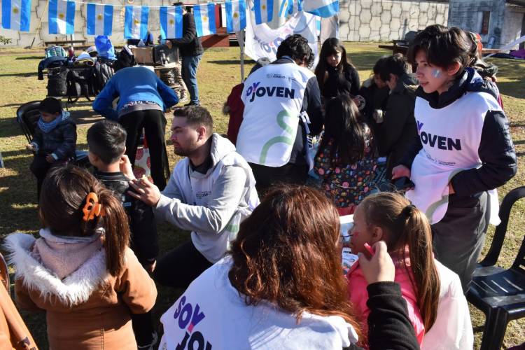 EL TREN 25 DE MAYO YA ATIENDE EN BARRANQUERAS CON SERVICIOS MÉDICOS, TRÁMITES Y ASISTENCIA HASTA EL 3 DE JULIO