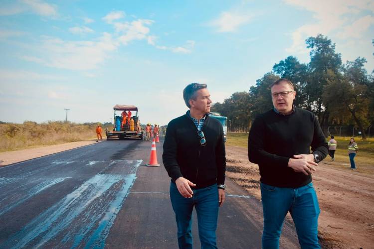 LAS BREÑAS: EL GOBERNADOR ZDERO SUPERVISÓ EL AVANCE DE OBRAS EN LA RUTA PROVINCIAL Nº 6