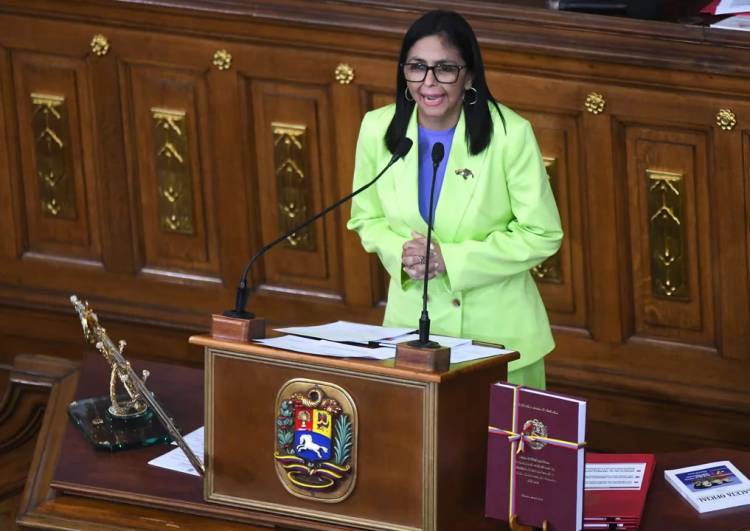 DELCY RODRÍGUEZ DESIGNA A FÉLIX PLASENCIA COMO CANCILLER DE VENEZUELA