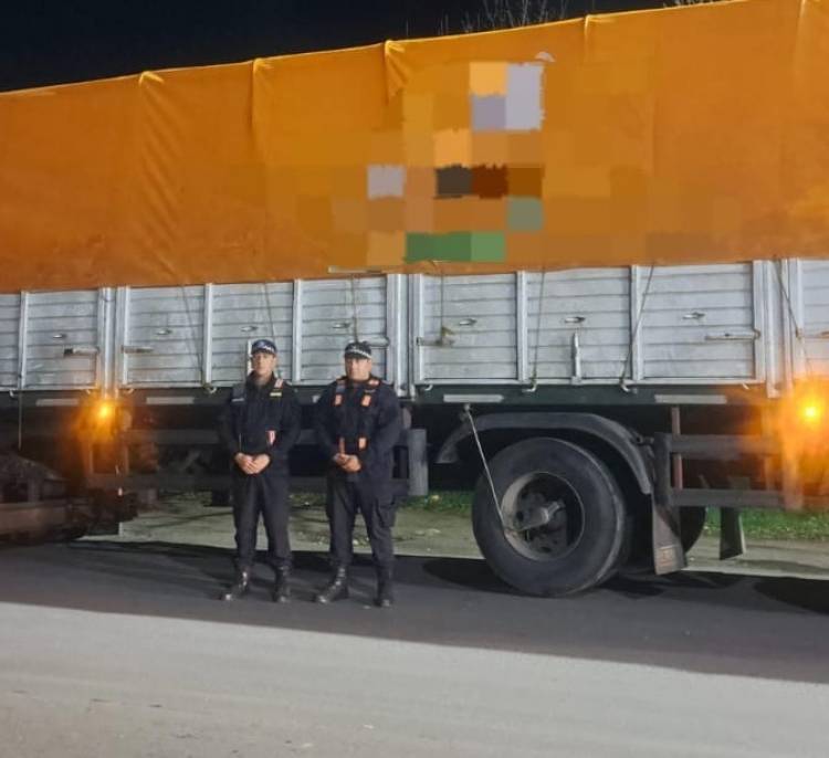 CAMINERA SECUESTRÓ UNA MOTO CON PEDIDO, INTERVINO CARGAS FORESTALES Y DETUVO A DOS PERSONAS BUSCADAS POR LA JUSTICIA