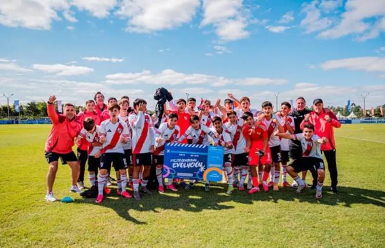 TRES CHAQUEÑOS FUERON CAMPEONES CON RIVER EN UN TORNEO DE LA CONMEBOL