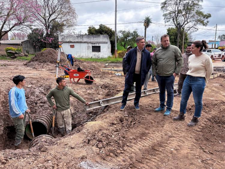 MARGARITA BELÉN: EL GOBIERNO PROVINCIAL AVANZA CON LAS OBRAS DE PAVIMENTACIÓN Y DESAGÜES EN LA LOCALIDAD
